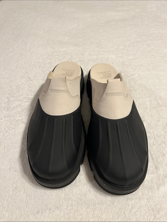 Sorel Shoes - Sorel Rein CB Women Slip-On Clog Chalk/black Color. Lightweight EVA footbed.